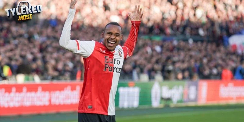 Givairo Read của Feyenoord được đồn đoán sẽ đến Anfield 