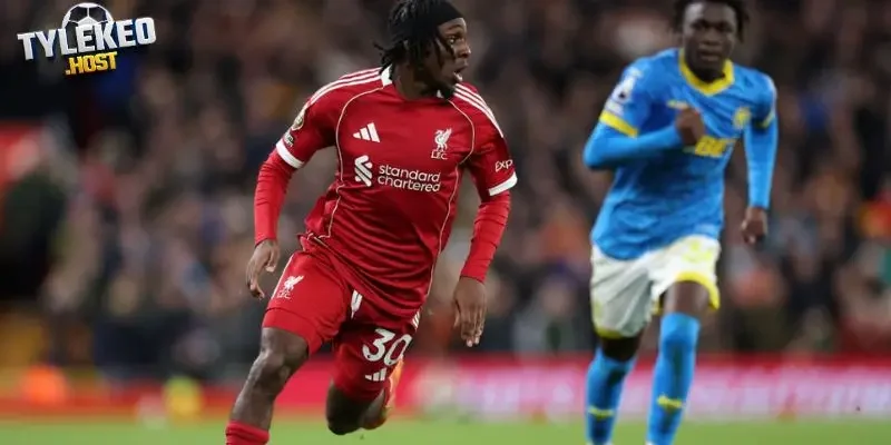 Cầu thủ Frimpong trở lại cùng Liverpool